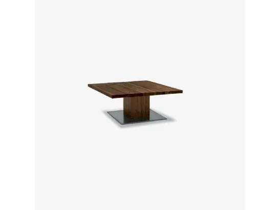 Tavolino Boss Basic Small realizzato interamente in legno massello con gamba a liste incollate vuota all’interno e piastra a pavimento in ferro di Riva1920