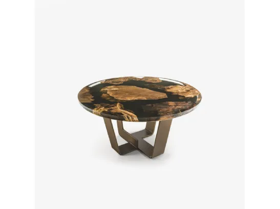 Tavolino Kohi Kauri con top in Kauri e resina e base in ferro di Riva1920