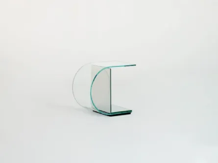 Tavolino Ollie in cristallo extrachiaro curvato ed elemento a L in specchio bifacciale di Glas Italia