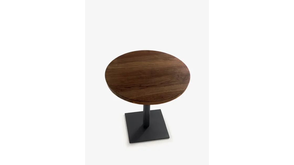 Tavolino Pebbles Small con top rotondo in legno massello e base in ferro di Riva1920