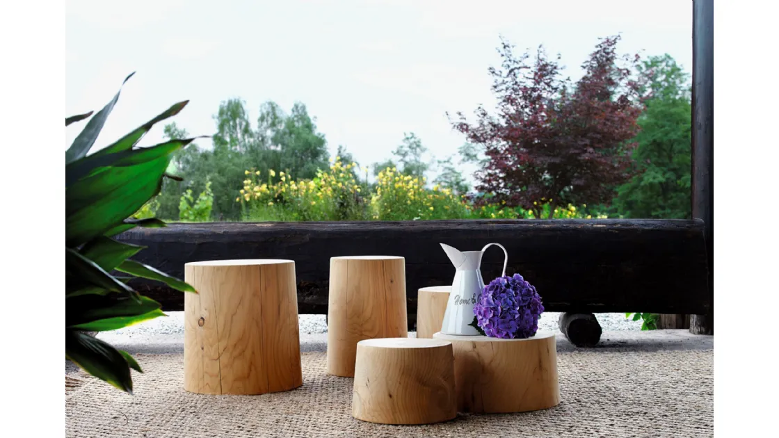 Tavolini Legno Vivo in legno massello di cedro profumato disponibili in differenti diametri e altezze di Riva1920