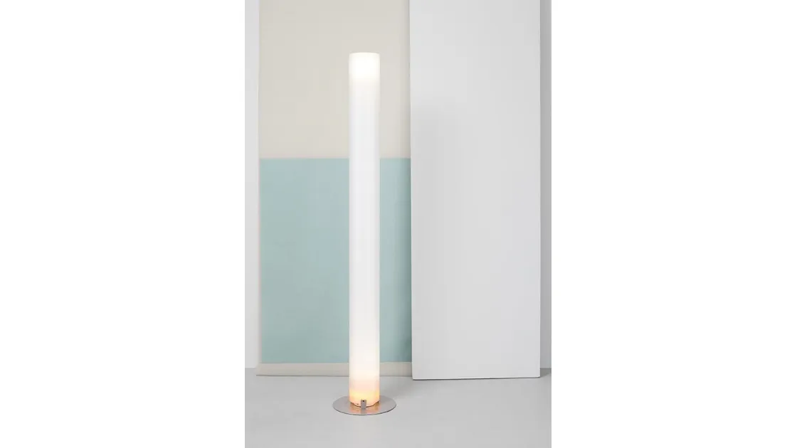Lampada da terra a luce indiretta e diffusa in metacrilato di Flos