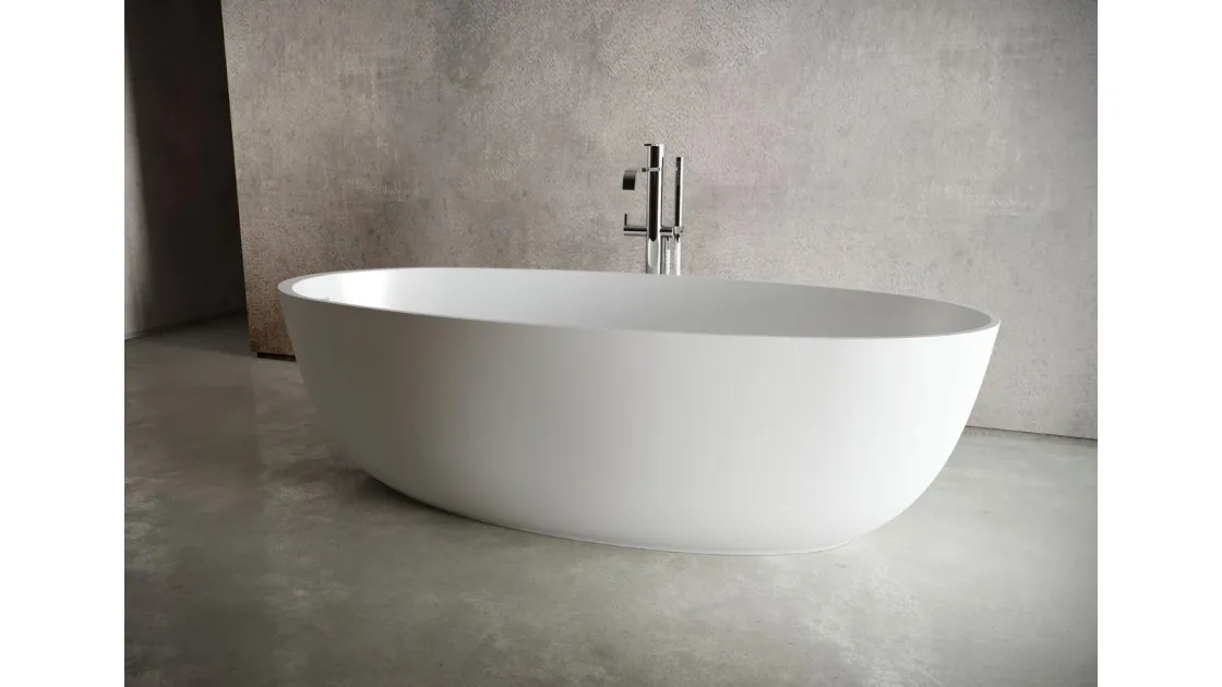 Vasca da bagno di forma ovale centro stanza colore bianco opaco di Ideagroup