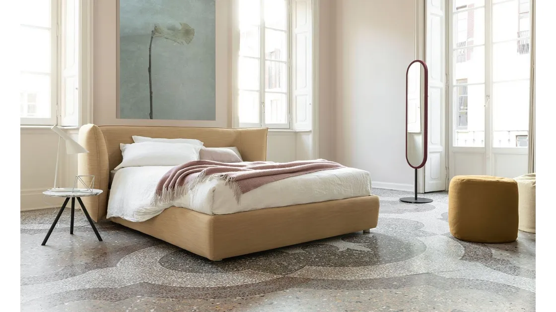 Letto in tessuto dalle forme morbide e avvolgenti con box contenitore Jill di Bolzan