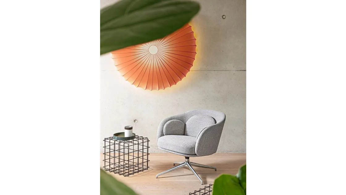 Poltrona Sunset Armchair in tessuto imbottito di Saba