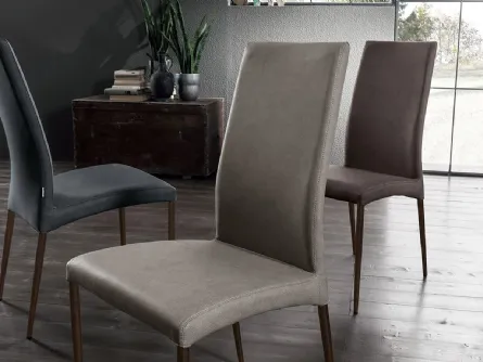 Sedia Drop Vintage imbottita e rivestita in ecopelle con struttura in metallo di Arredo3