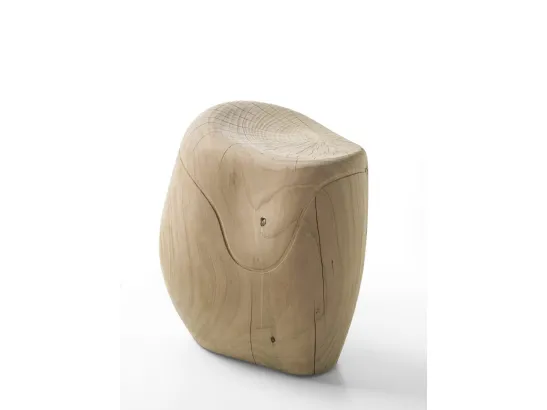 Sgabello Kura in legno massello di cedro profumato di Riva1920