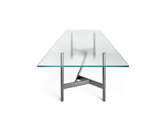 Tavolo Agos con top in vetro retroverniciato e base in metallo finitura Grigio Lava di Fiam