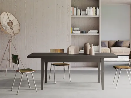 Tavolo Stoccolma Allungabile con piano in laminato e gambe impiallacciate di Arredo3