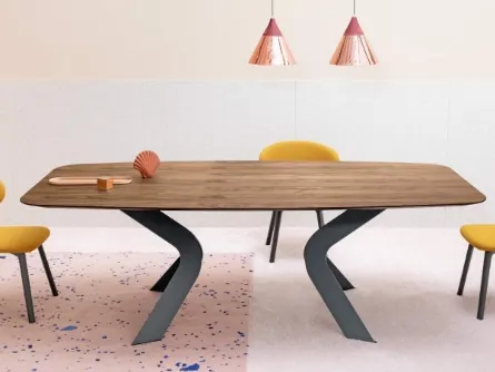 Tavolo Bipede moderno in legno e metallo di Miniforms
