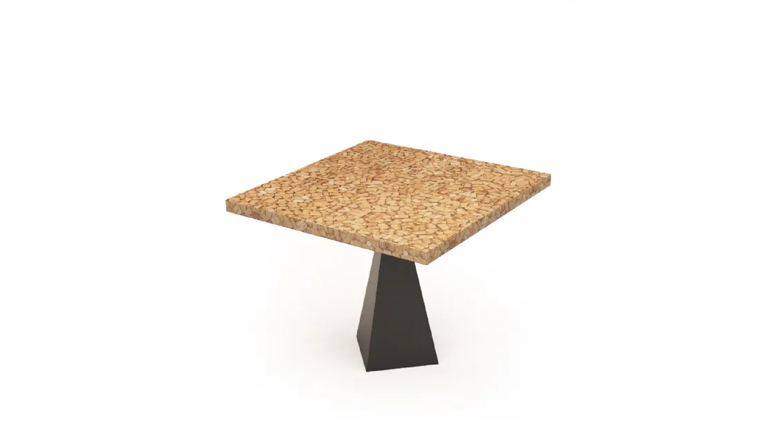 Tavolo Cork & Resin Table con top costituito da tappi di sughero e resina e basamento in ferro di Riva1920