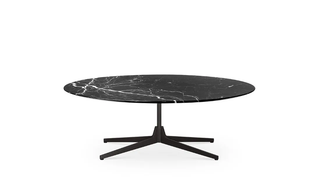 Tavolo con top in marmo Hexa e base in metallo di Saba