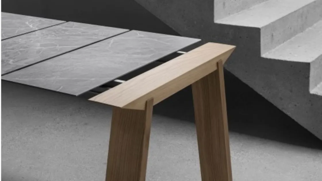 Tavolo in essenza impiallacciata su alluminio e legno Artù di Miniforms