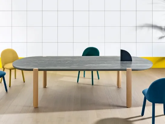 Tavolo design ovale in laminato di Miniforms