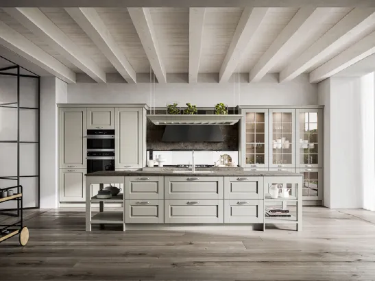 Cucina Classica con isola Asolo in legno di Frassino laccato Cuba a poro aperto e top in HPL di Arredo3