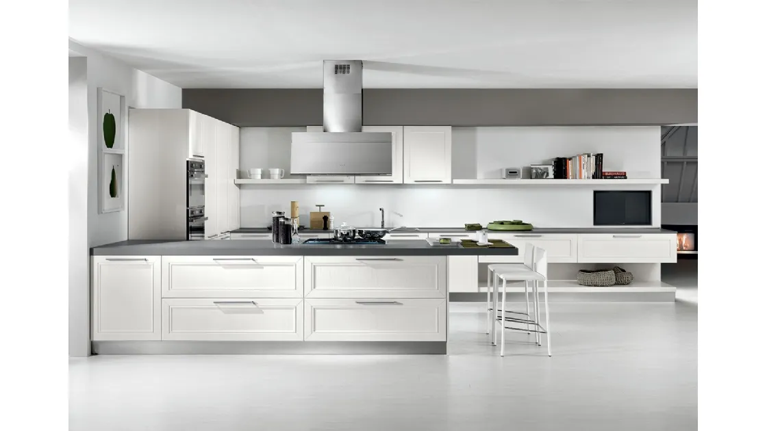 Cucina Classica Itaca angolare a ferro di cavallo in legno massello di Frassino laccato Bianco a poro aperto di Arredo3
