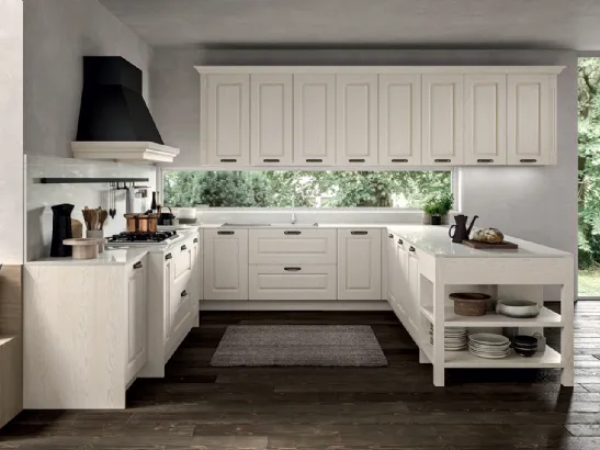Cucina Classica angolare in Frassino laccato a poro aperto Bianco, tonalità ripresa dal piano di lavoro e dallo schienale in quarzo impero Verona di Arredo3