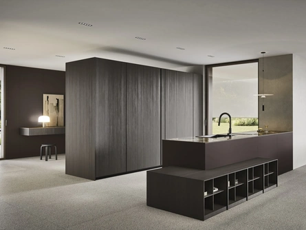 Cucina Design con penisola C04 in laccato e legno di Copat Life
