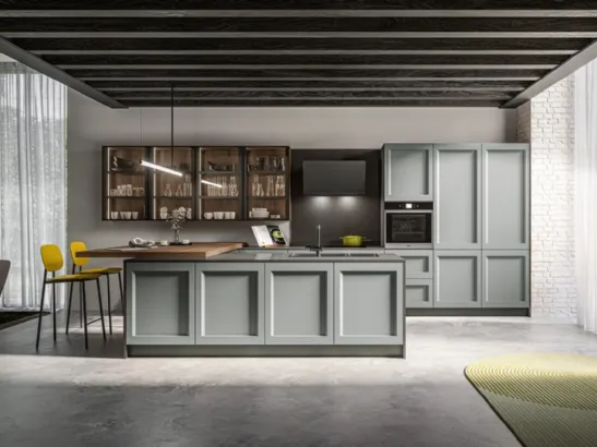 Cucina Moderna con isola in laccato poro aperto Grigio perla e penisola in finitura Rovere safari Frida Modern di Arredo3